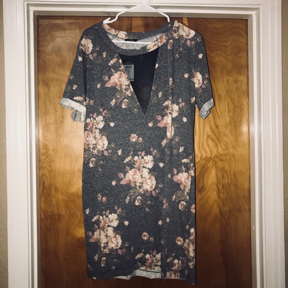 Floral T-shirt dress